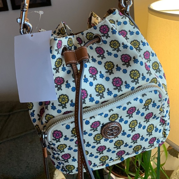 Authentic TORY BURCH leather/canvas bucket drawstring crossbody - Picture 9 of 16